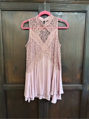Daytrip Sleeveless Lace Pink Coquette Blouse Tunic size Medium